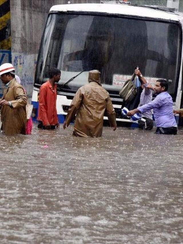 “Arvind Kejriwal Seeks Army Assistance as Delhi’s Busiest Road Faces Severe Flooding”